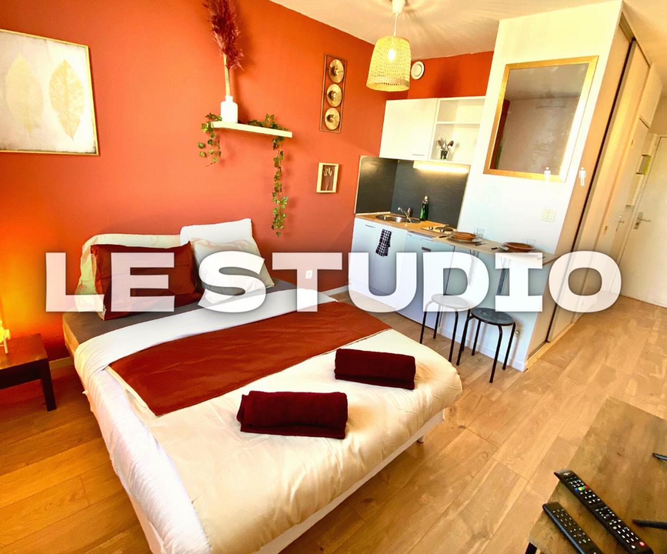 Splendide Studio Moderne - Proche Centre - Laverie Nîmes Buitenkant foto